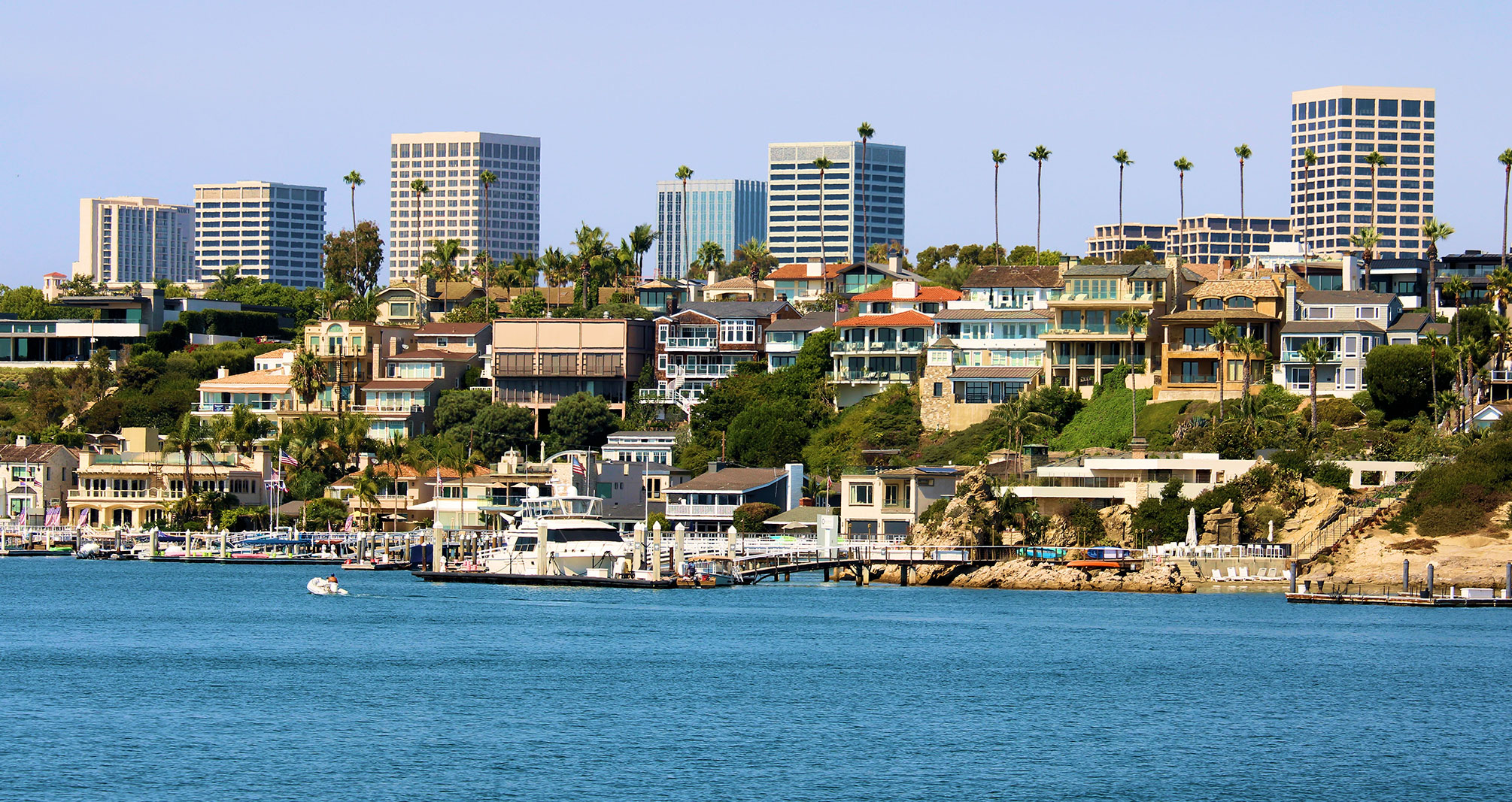 newport-harbor-view-of-fashion-island